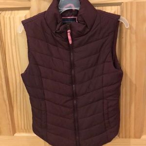 maroon vest!! from areopostle!